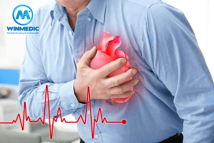 Đau lưng khó thở do mắc bệnh tim mạch